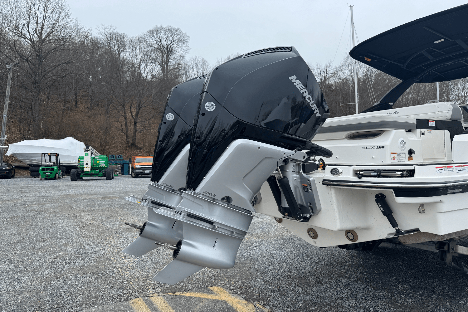 Slide: The Image of Sea Ray SLX 280 2025 - 4