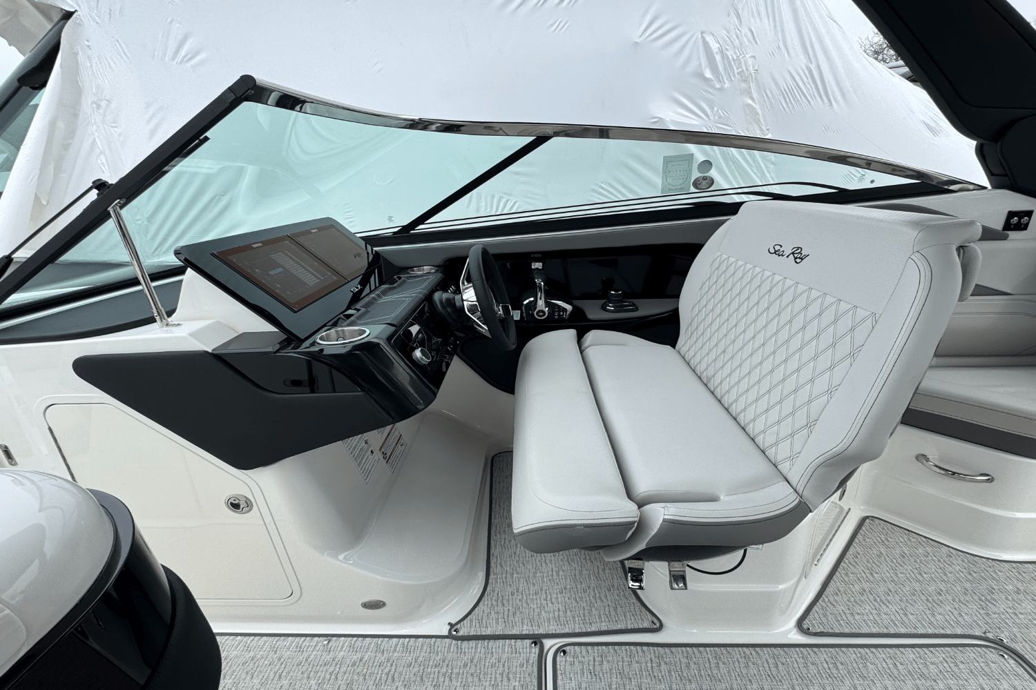 Slide: The Image of Sea Ray SLX 280 2025 - 41