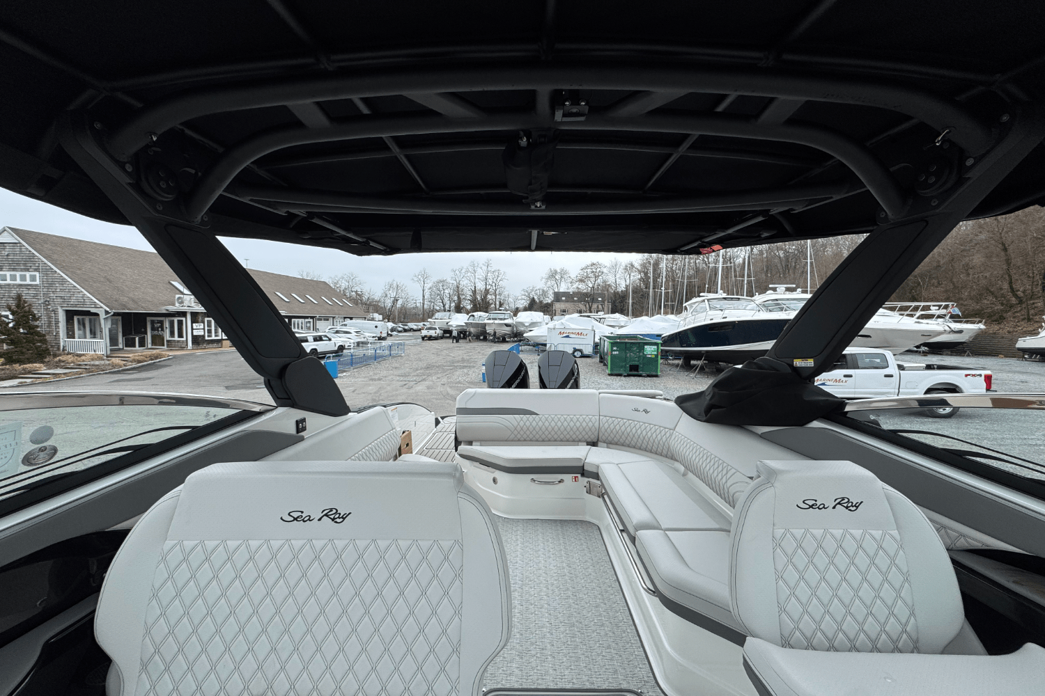 Slide: The Image of Sea Ray SLX 280 2025 - 54