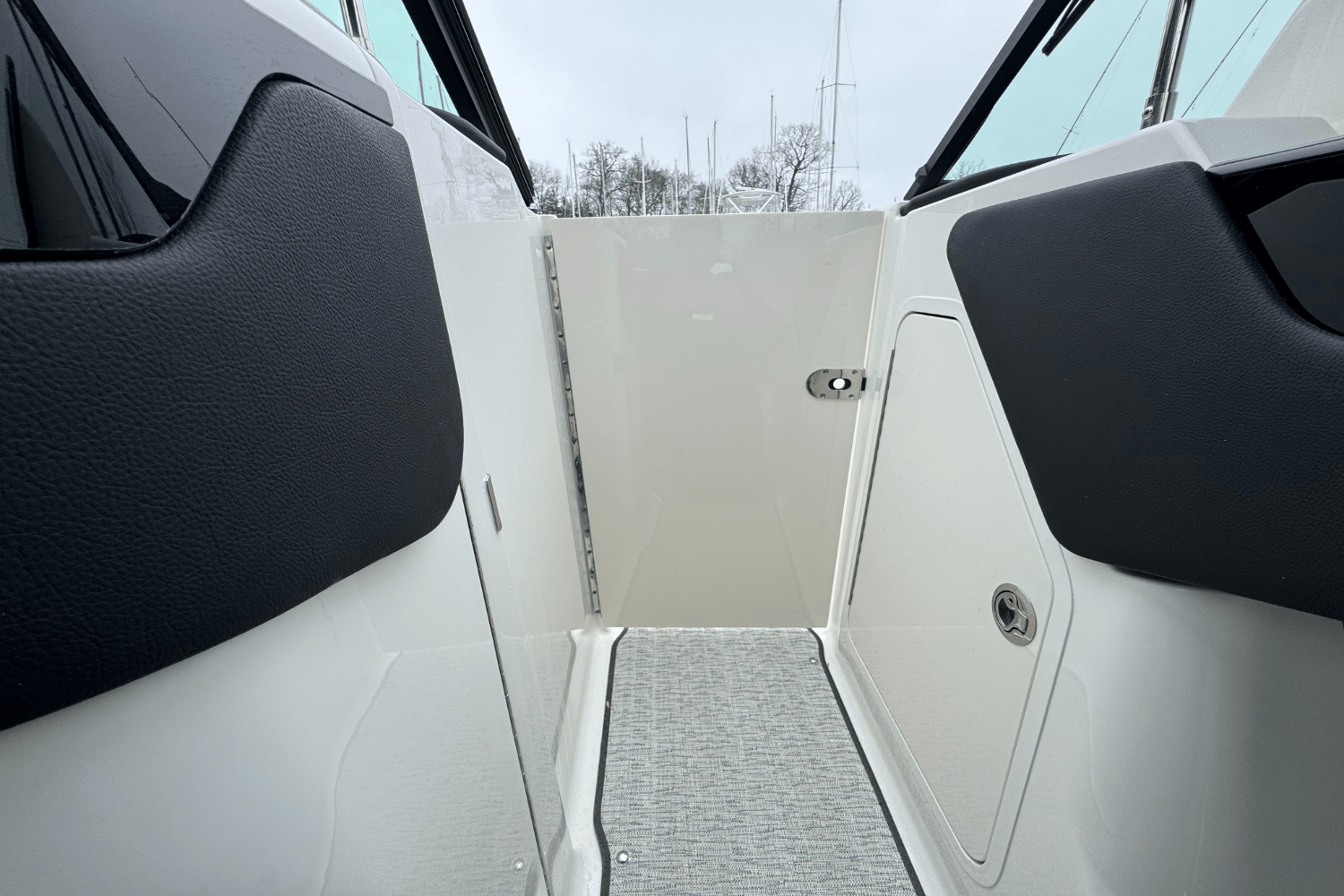 Slide: The Image of Sea Ray SLX 280 2025 - 56