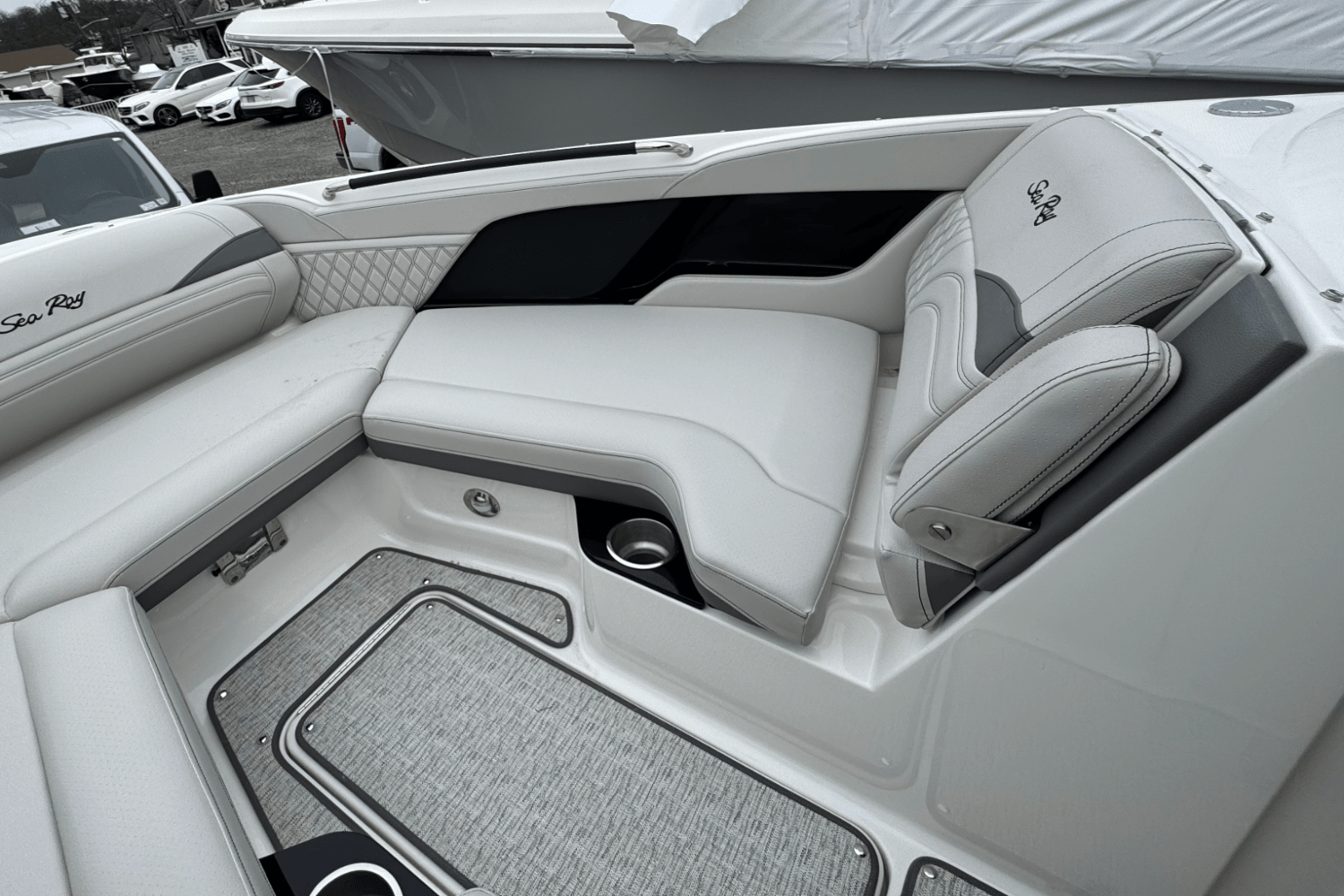 Slide: The Image of Sea Ray SLX 280 2025 - 59