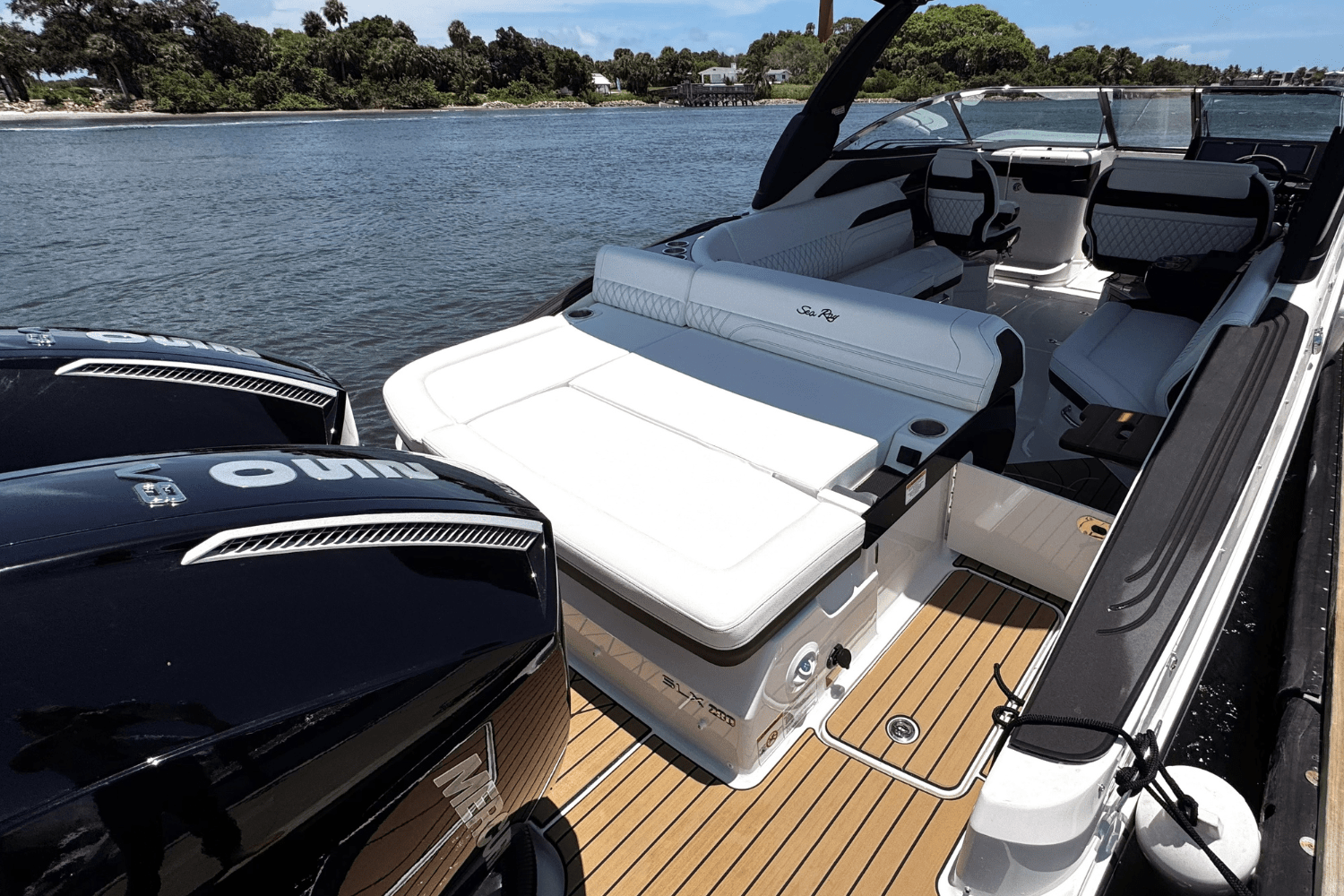 Slide: The Image of Sea Ray SLX 280 2025 - 6