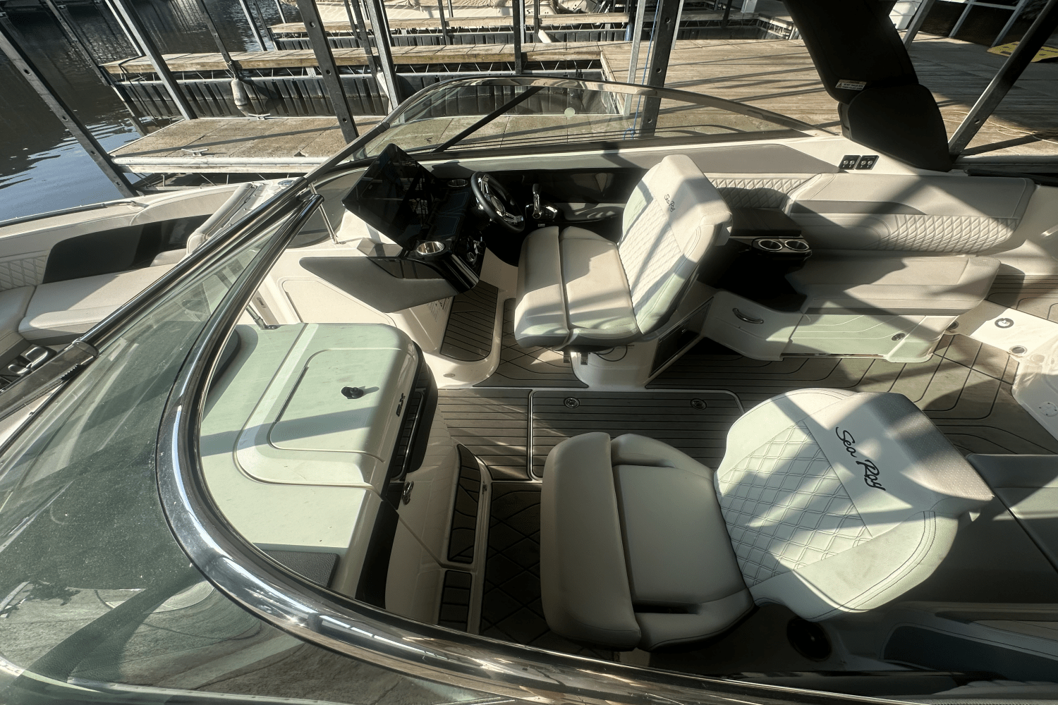 Slide: The Image of Sea Ray SLX 280 2025 - 6