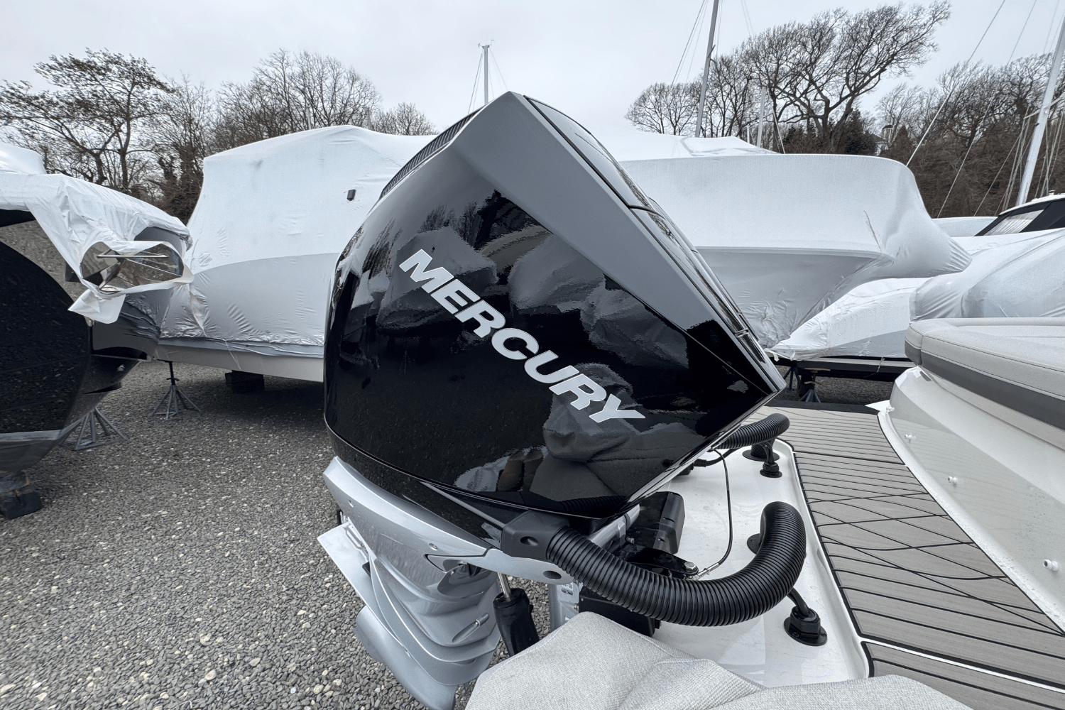 Slide: The Image of Sea Ray SLX 280 2025 - 6