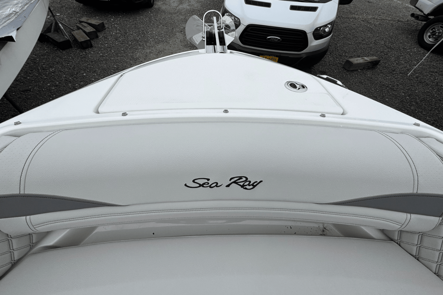 Slide: The Image of Sea Ray SLX 280 2025 - 60