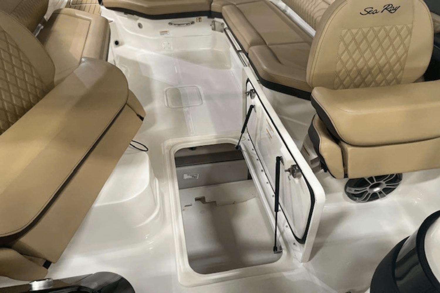 Slide: The Image of Sea Ray SLX 280 2025 - 8