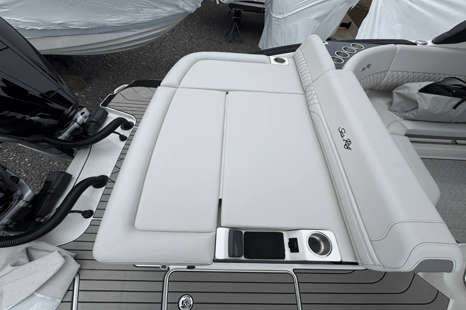 Slide: The Image of Sea Ray SLX 280 2025 - 8