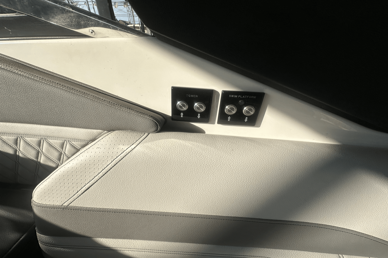 Slide: The Image of Sea Ray SLX 280 2025 - 8