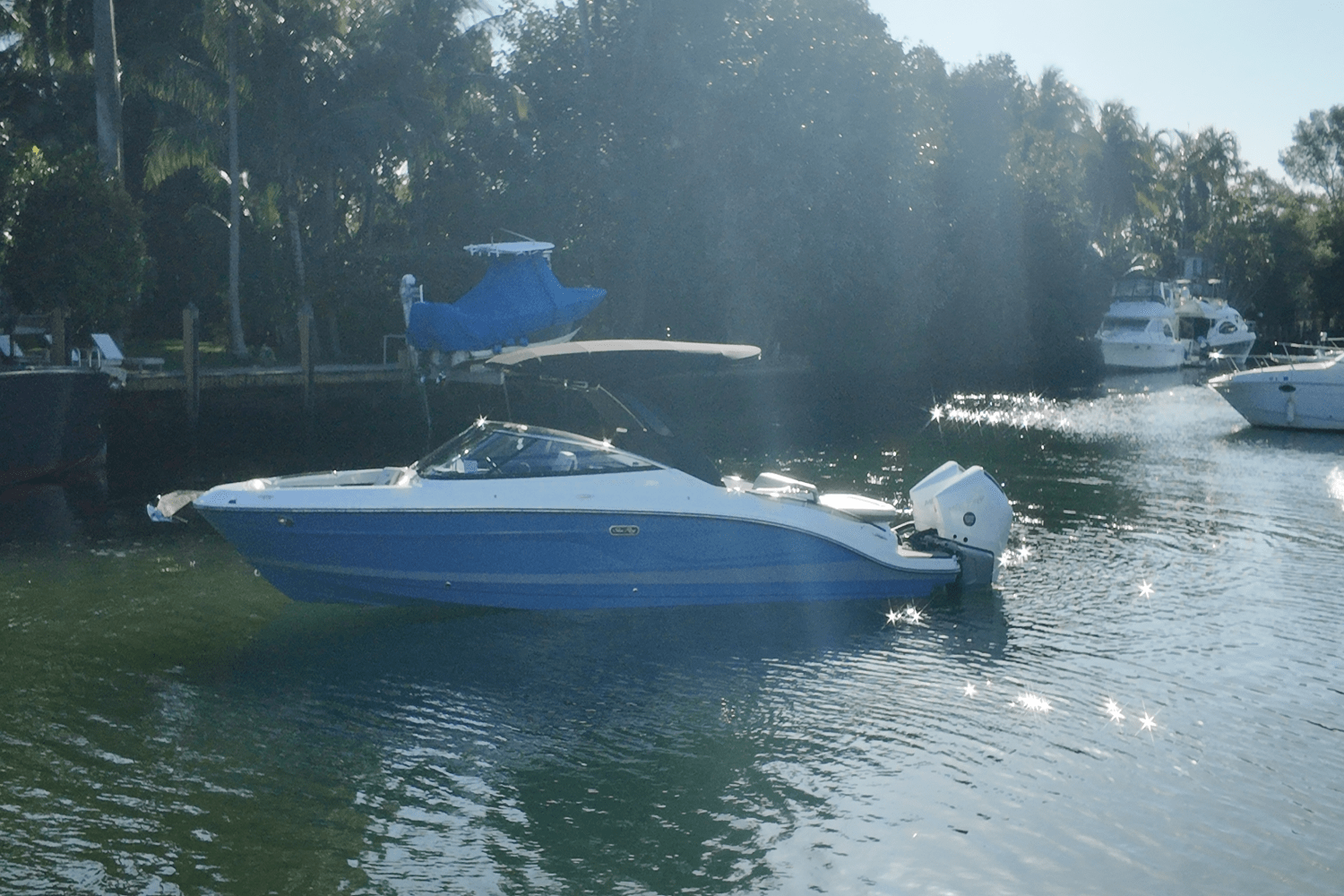 Slide: The Image of Sea Ray SLX 280 2025 - 9