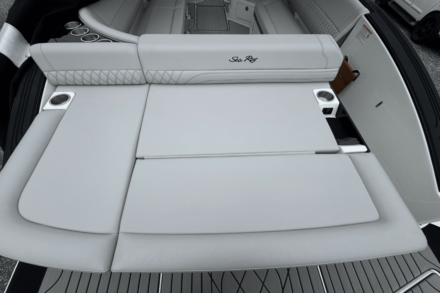 Slide: The Image of Sea Ray SLX 280 2025 - 9