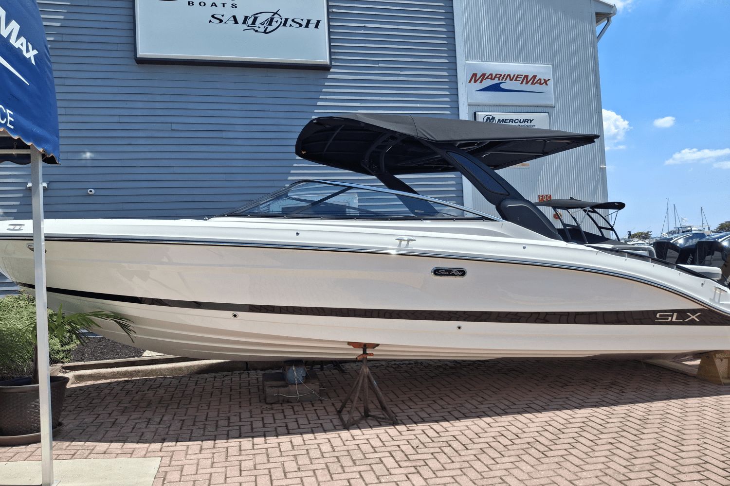 Slide: The Image of Sea Ray SLX 280 Outboard 2026 - 0