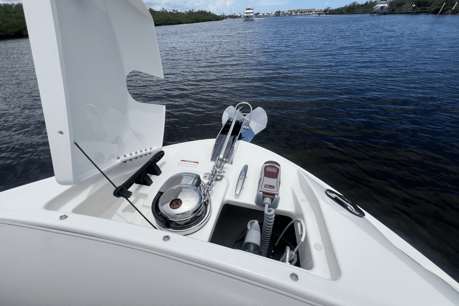 Slide: The Image of Sea Ray SLX 280 Outboard 2026 - 11
