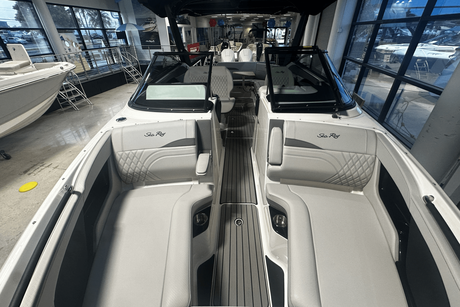 Slide: The Image of Sea Ray SLX 280 Outboard 2026 - 12