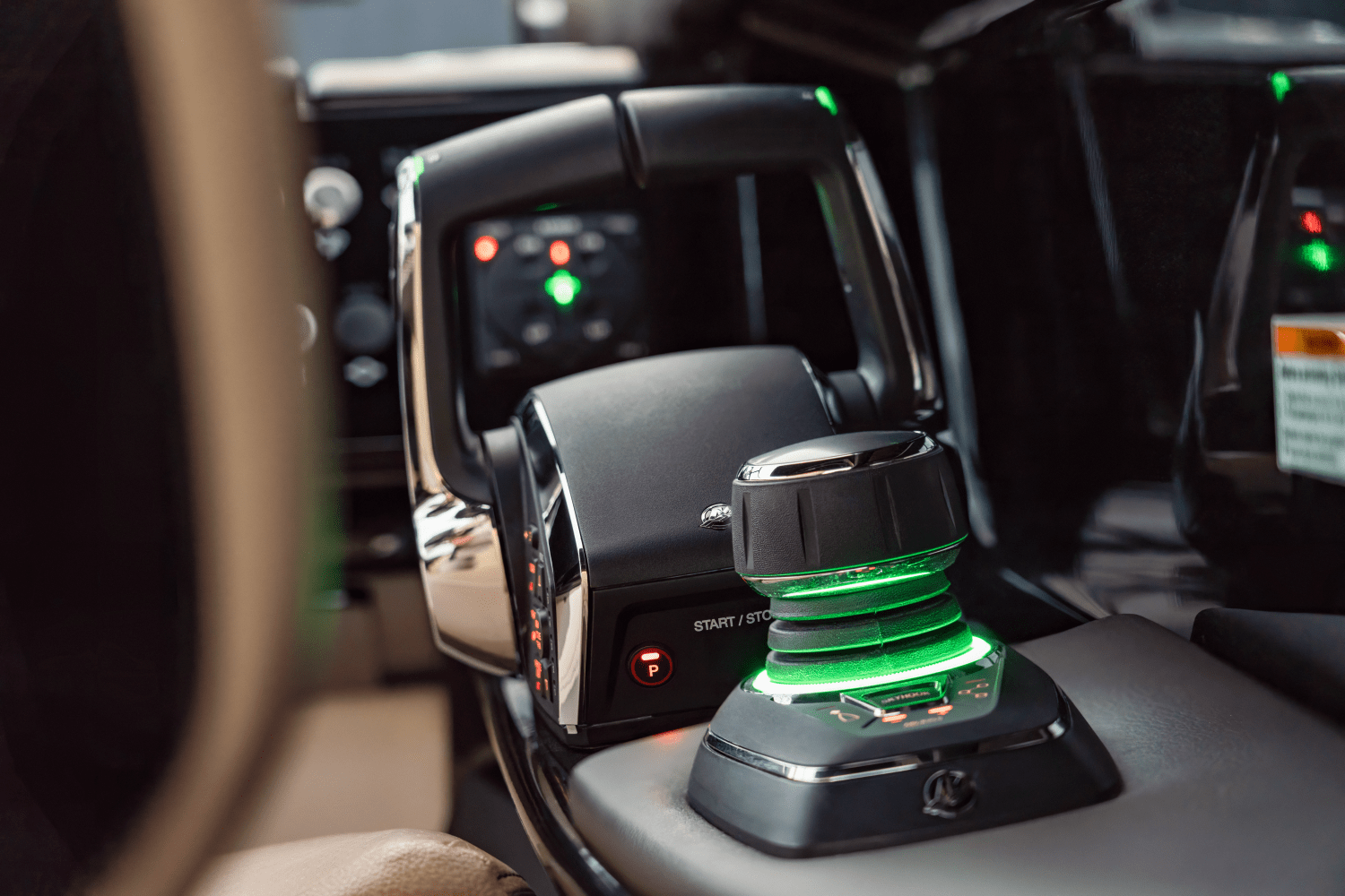Slide: The Image of Sea Ray SLX 280 Outboard 2026 - 17