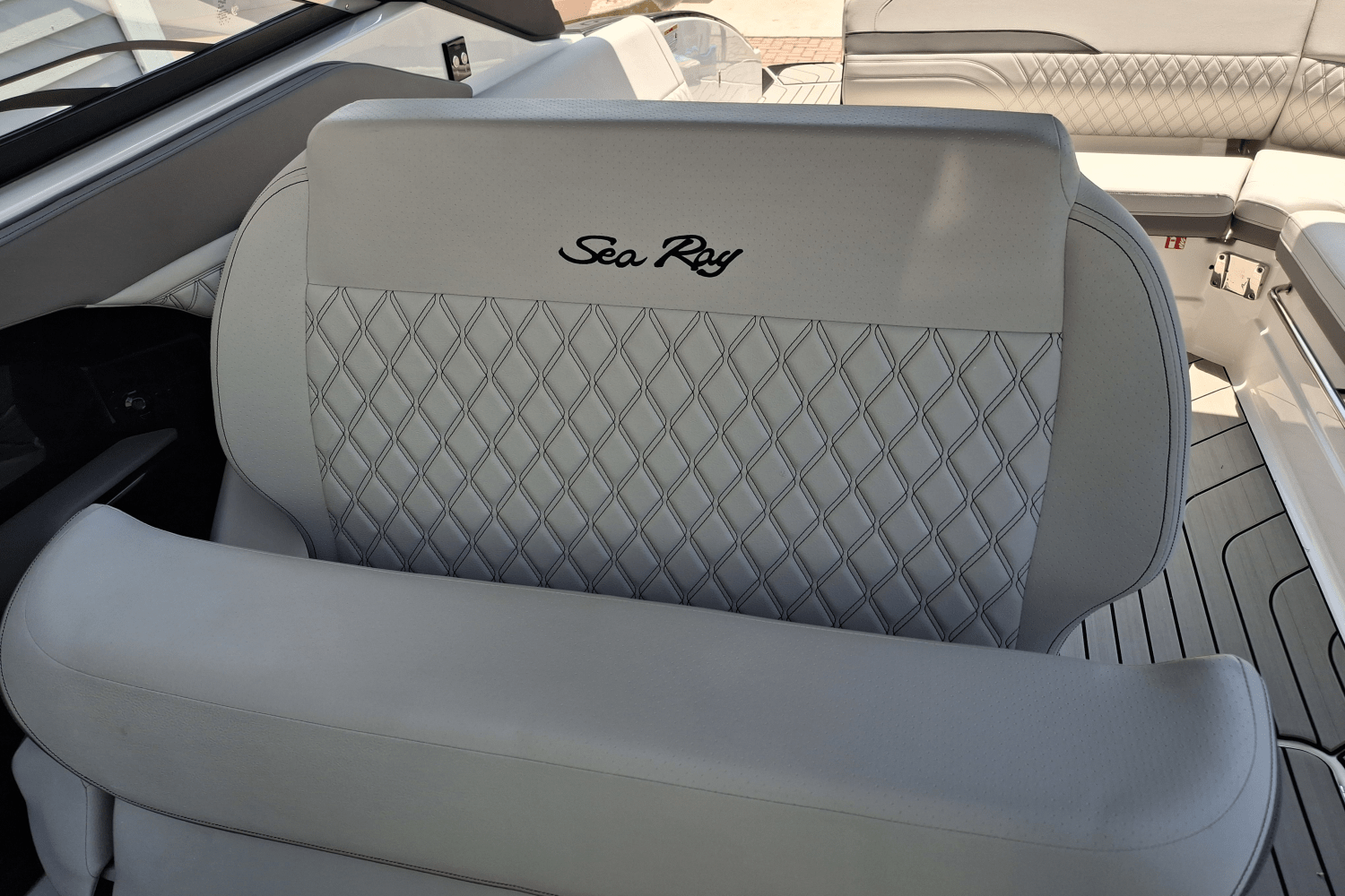 Slide: The Image of Sea Ray SLX 280 Outboard 2026 - 20