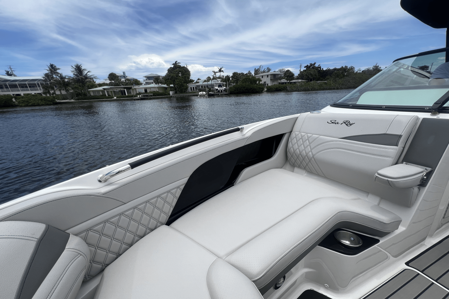 Slide: The Image of Sea Ray SLX 280 Outboard 2026 - 20