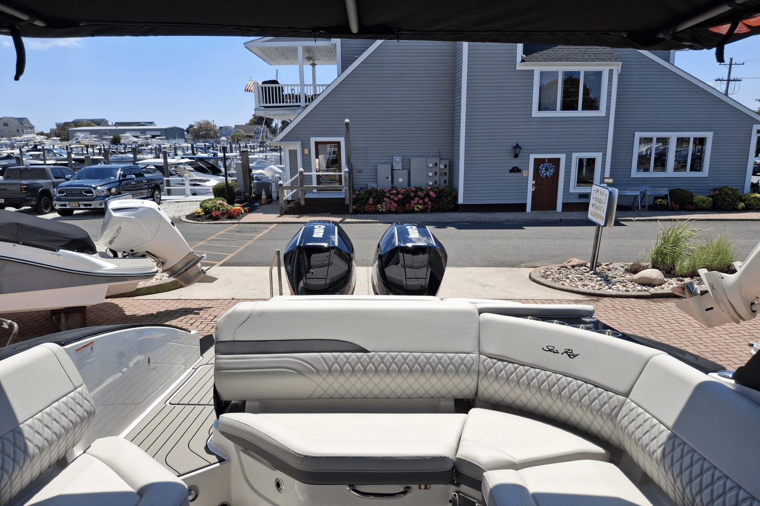 Slide: The Image of Sea Ray SLX 280 Outboard 2026 - 26