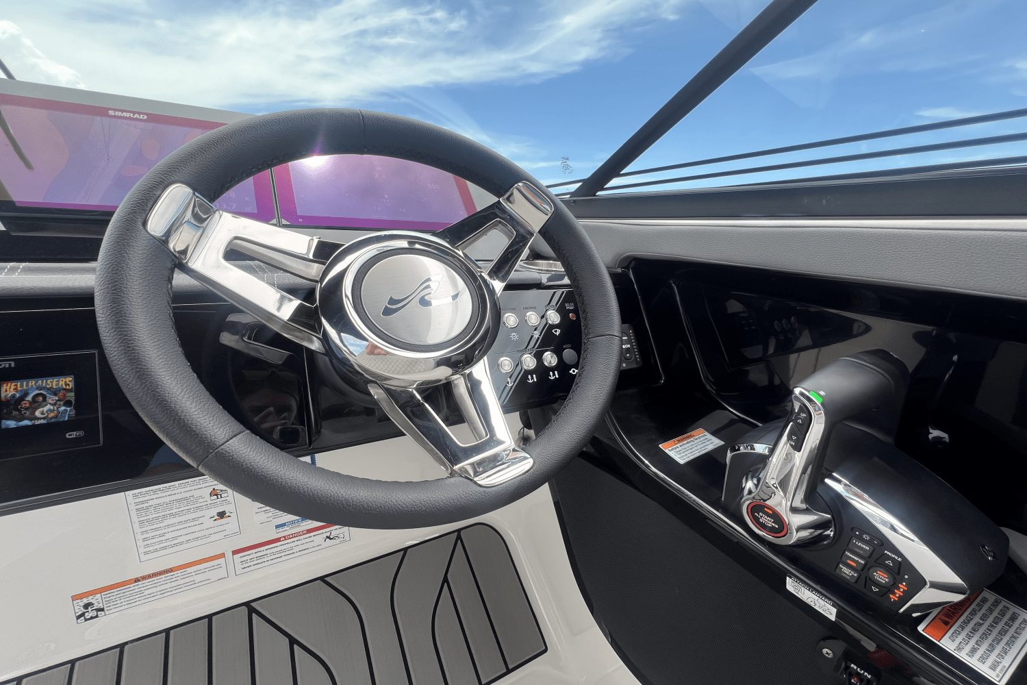 Slide: The Image of Sea Ray SLX 280 Outboard 2026 - 27