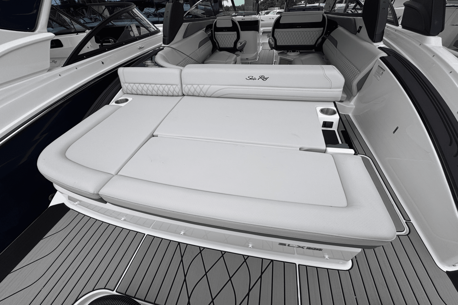 Slide: The Image of Sea Ray SLX 280 Outboard 2026 - 3