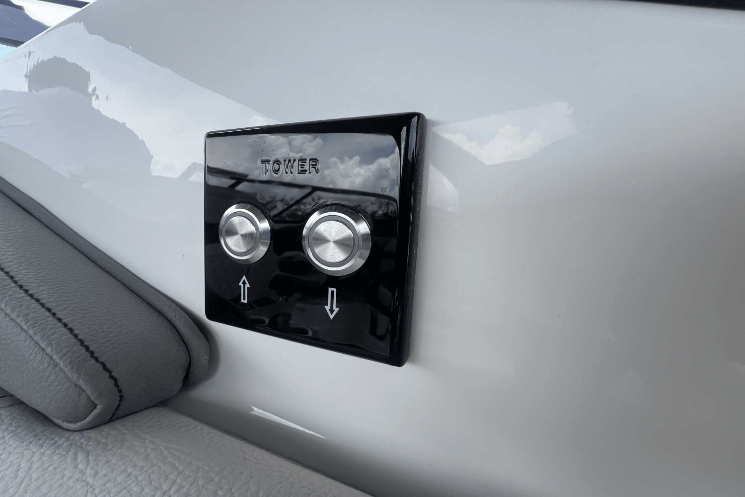 Slide: The Image of Sea Ray SLX 280 Outboard 2026 - 32