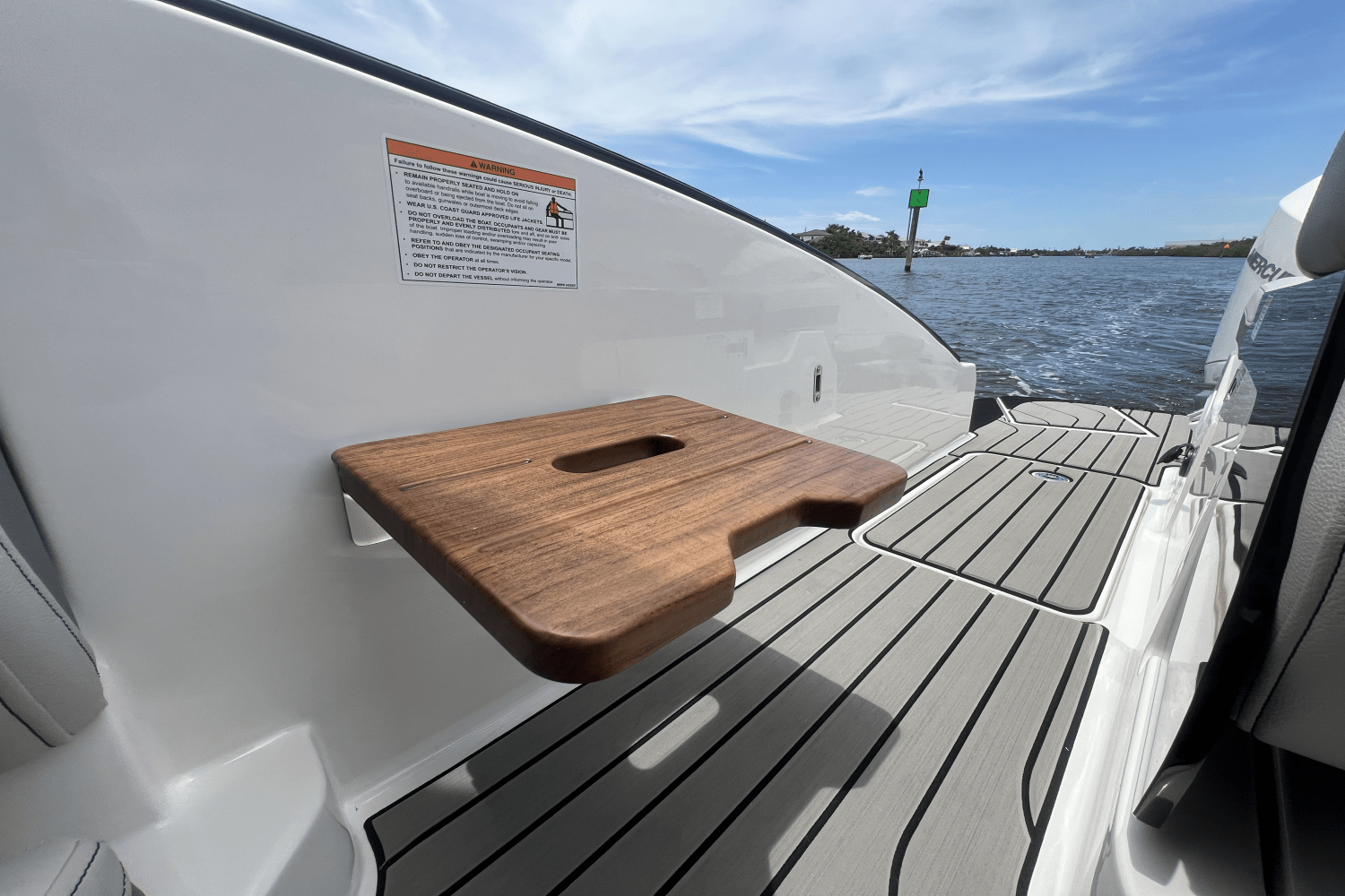 Slide: The Image of Sea Ray SLX 280 Outboard 2026 - 34