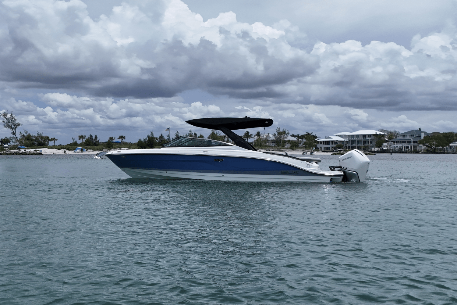 Slide: The Image of Sea Ray SLX 280 Outboard 2026 - 40