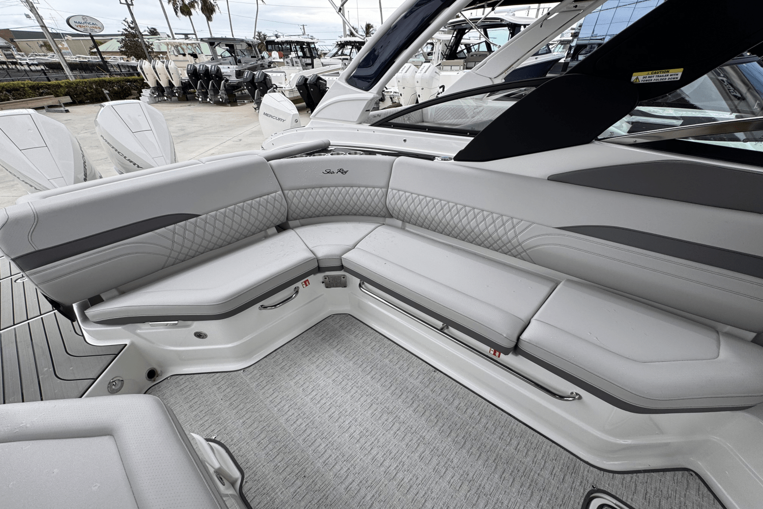 Slide: The Image of Sea Ray SLX 280 Outboard 2026 - 5