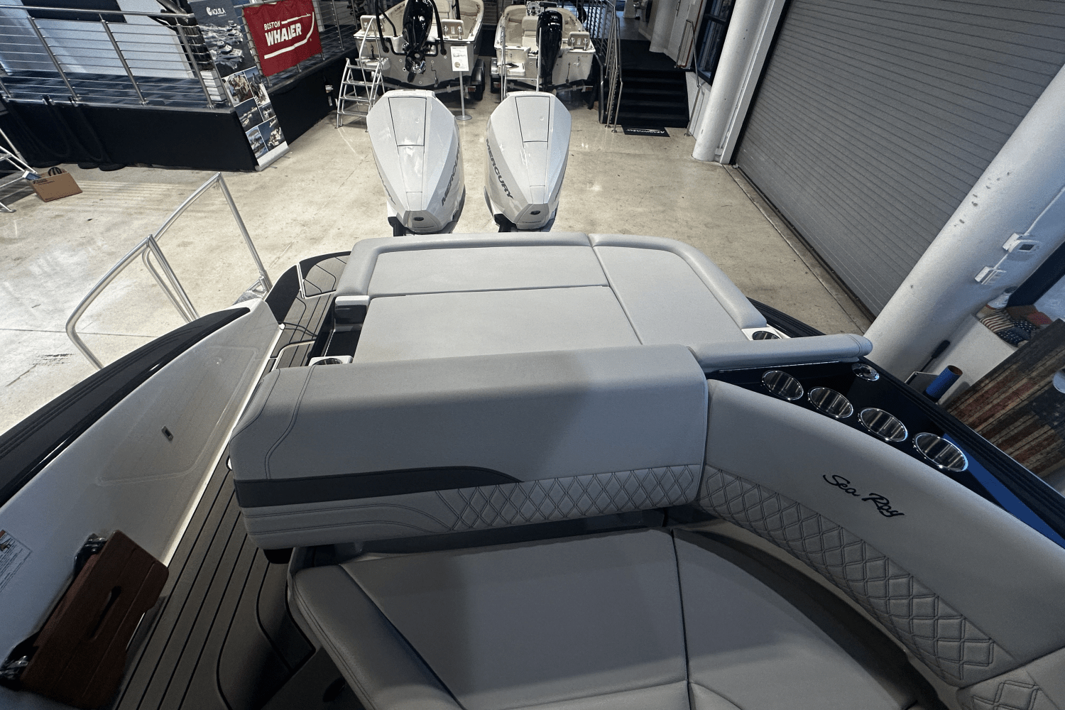 Slide: The Image of Sea Ray SLX 280 Outboard 2026 - 7