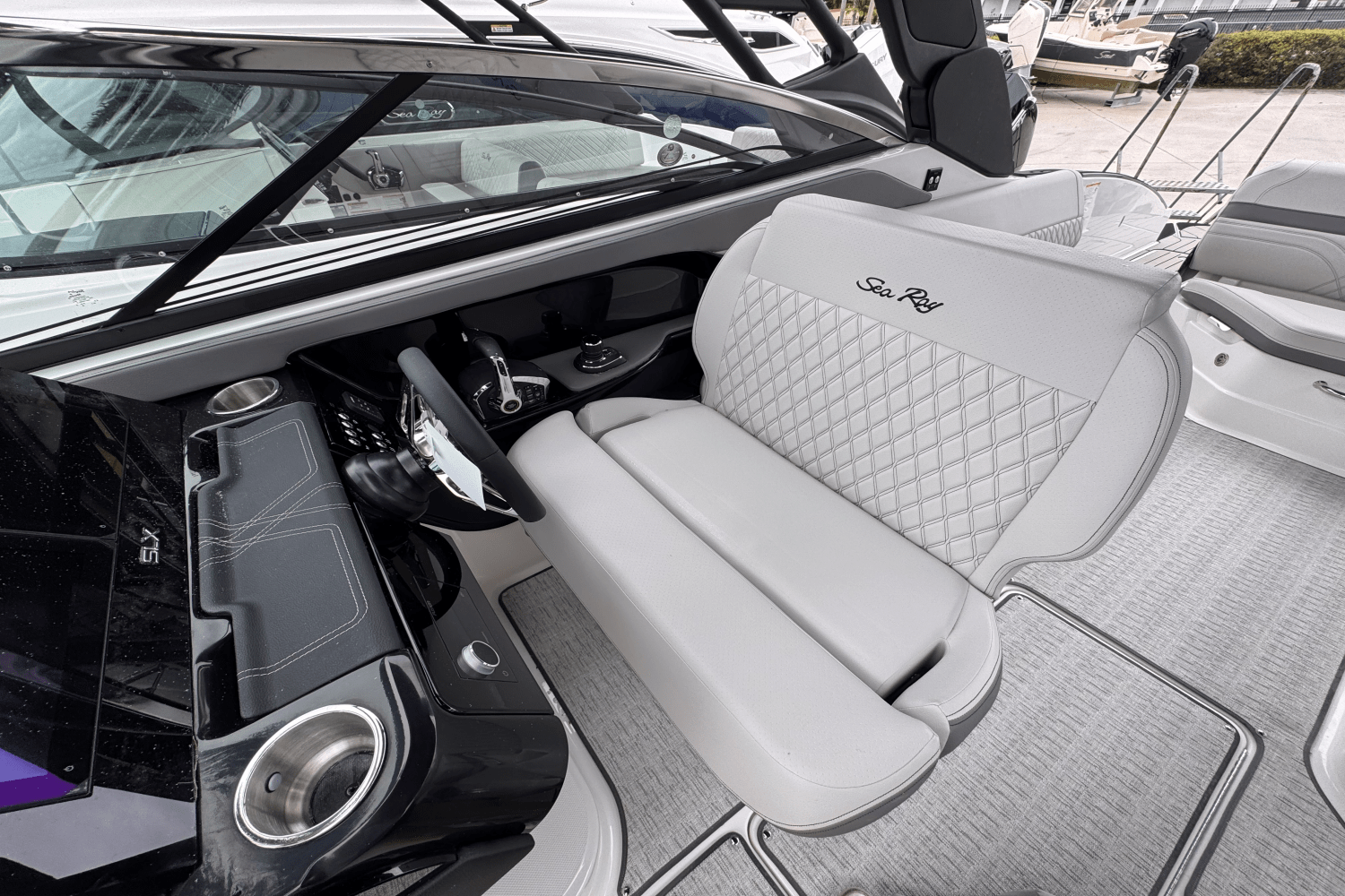 Slide: The Image of Sea Ray SLX 280 Outboard 2026 - 7