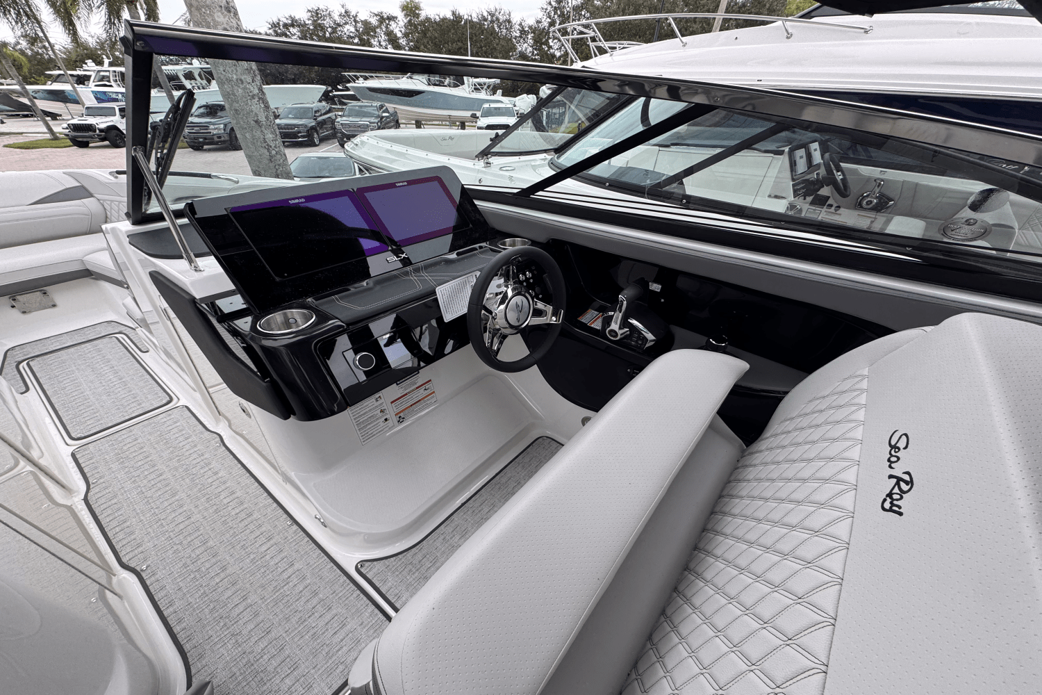 Slide: The Image of Sea Ray SLX 280 Outboard 2026 - 8