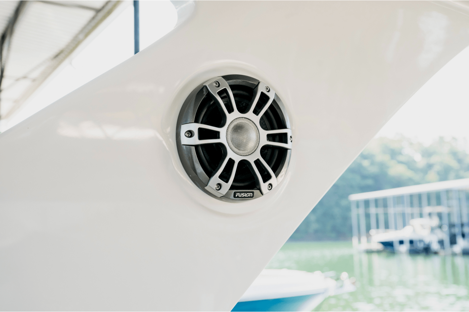 Slide: The Image of Sea Ray SLX 310 2025 - 19