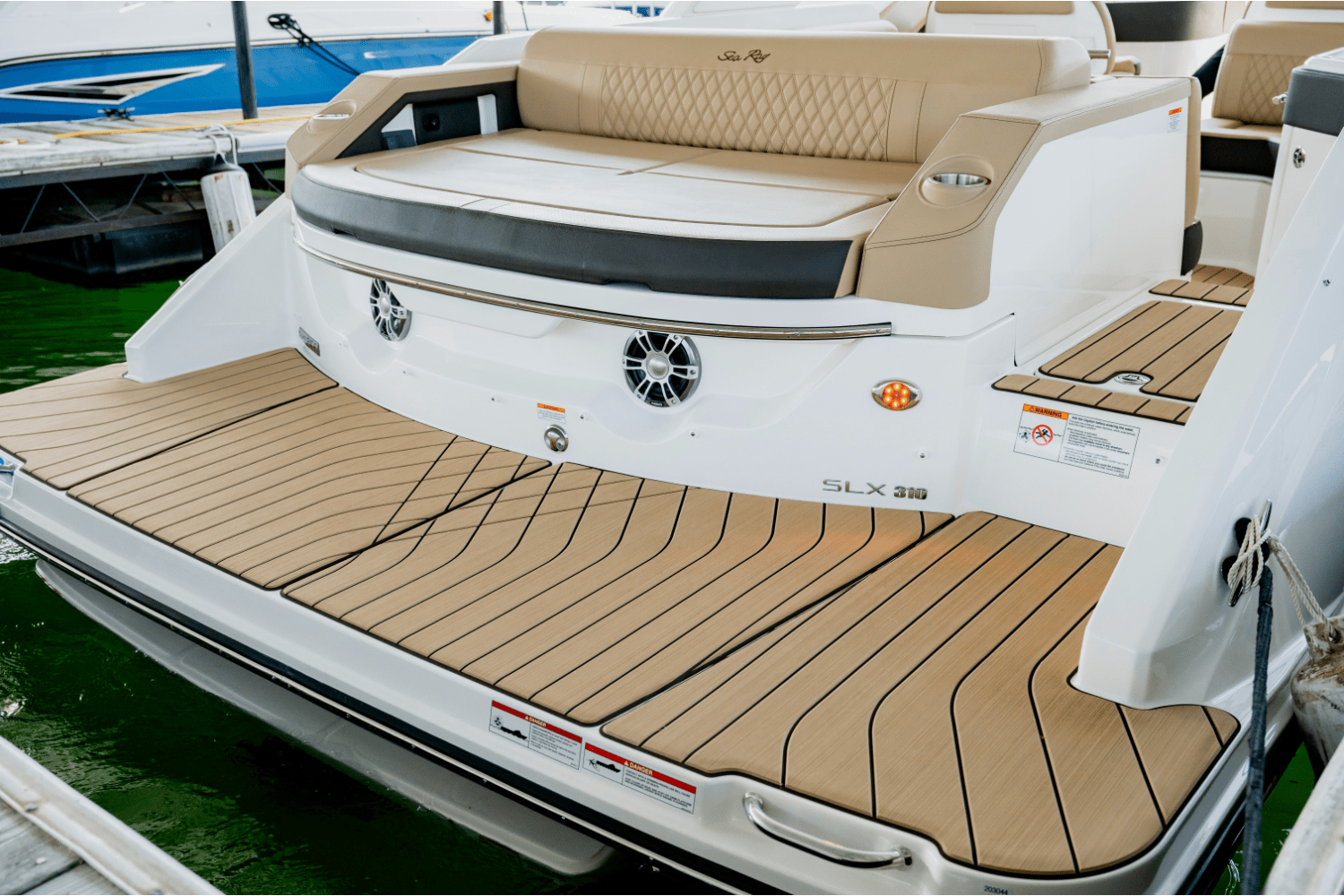 Slide: The Image of Sea Ray SLX 310 2025 - 26