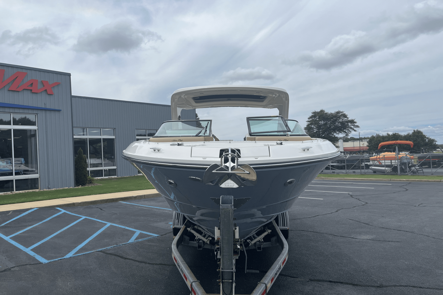 Slide: The Image of Sea Ray SLX 310 2025 - 3