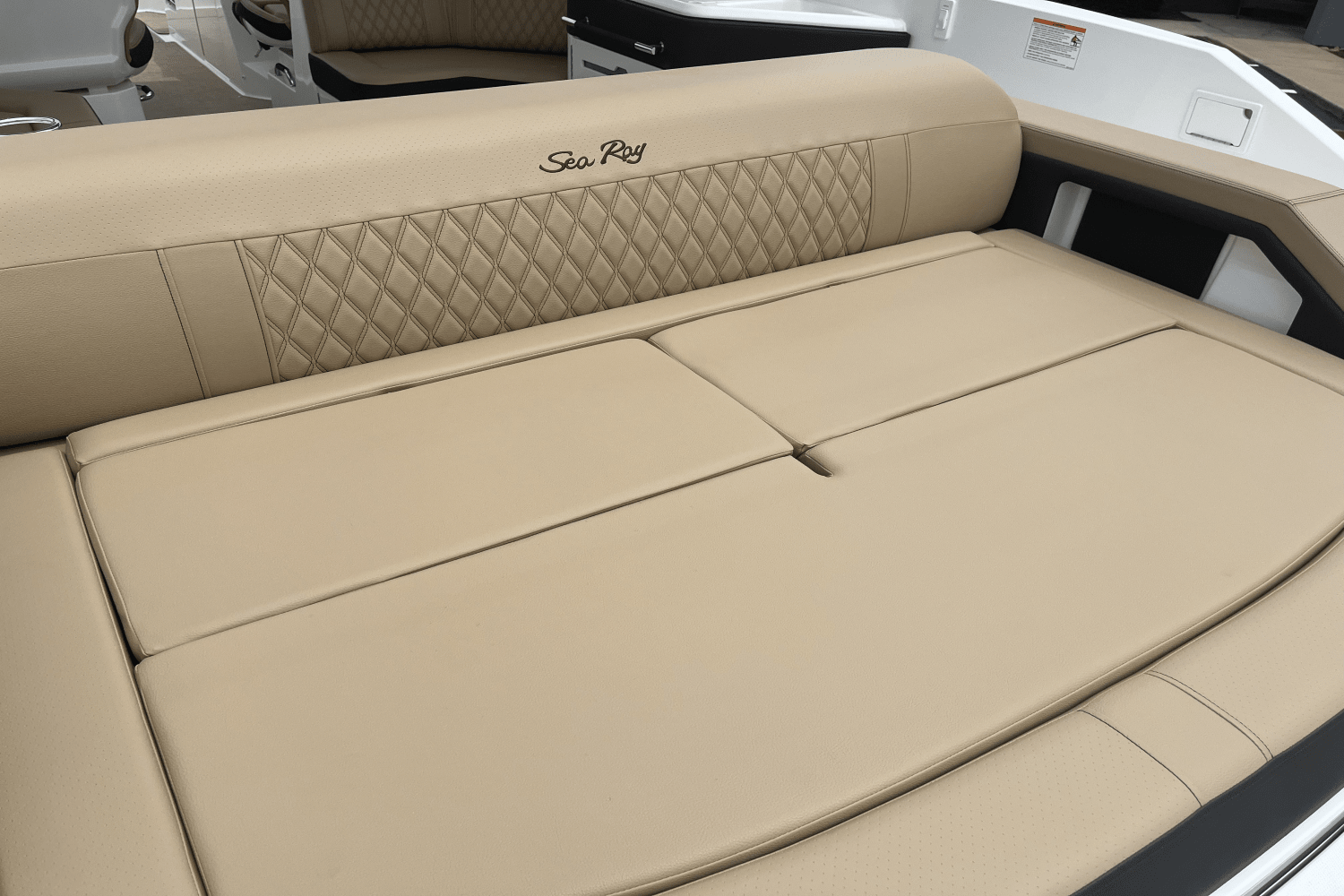 Slide: The Image of Sea Ray SLX 310 2025 - 30