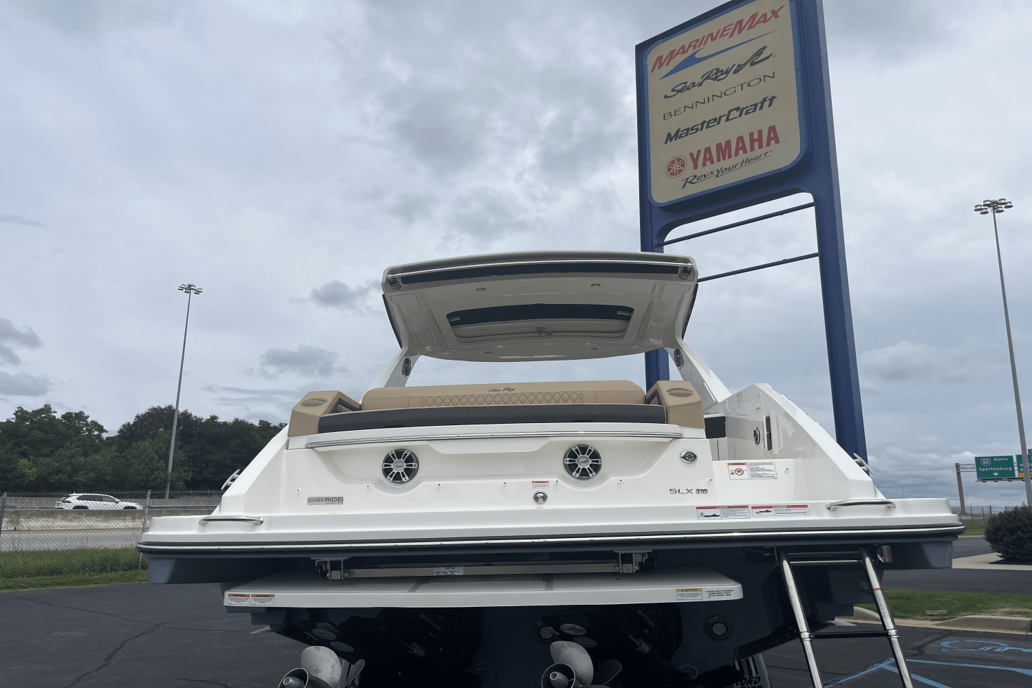 Slide: The Image of Sea Ray SLX 310 2025 - 7