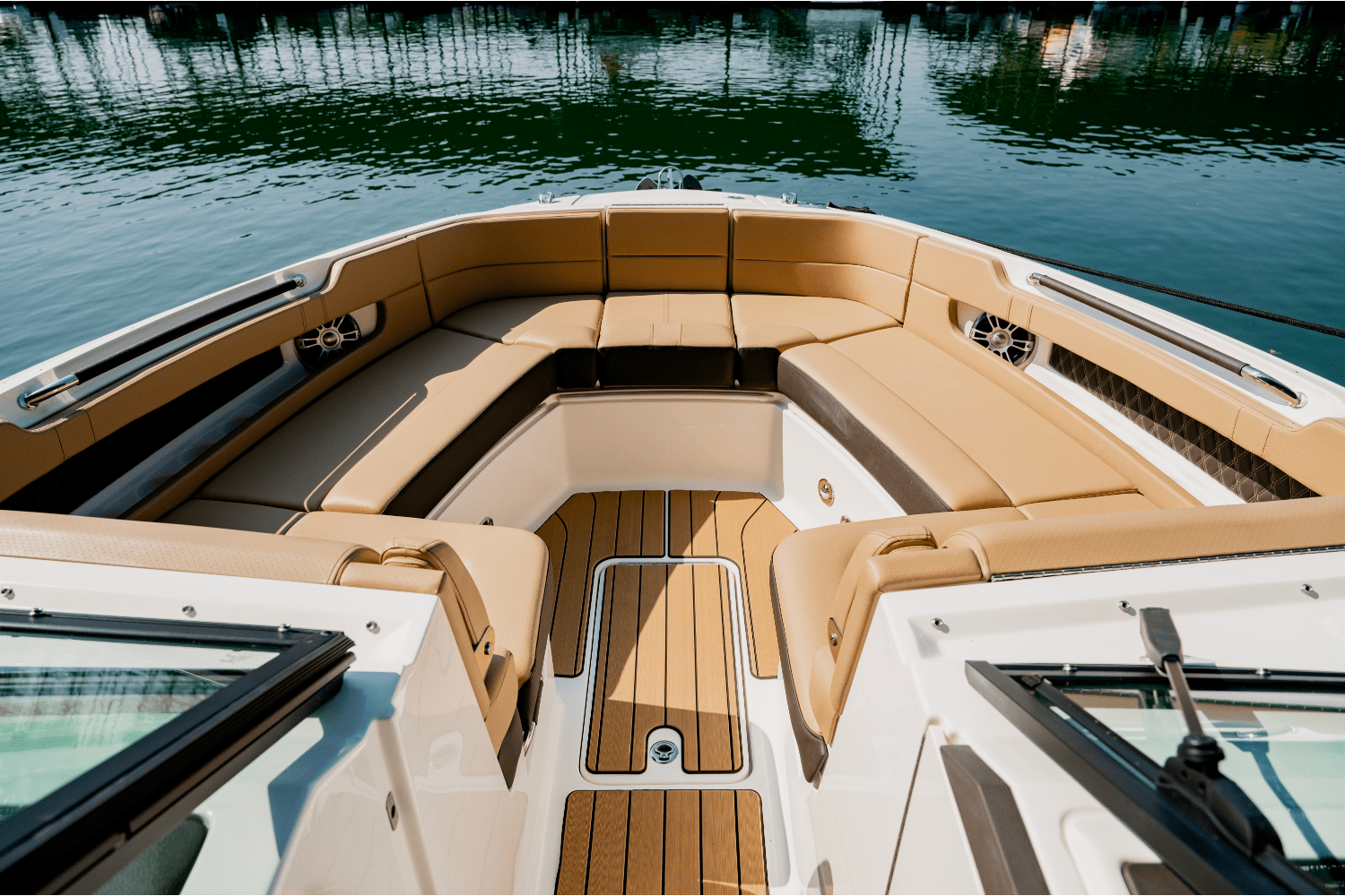 Slide: The Image of Sea Ray SLX 310 2025 - 8