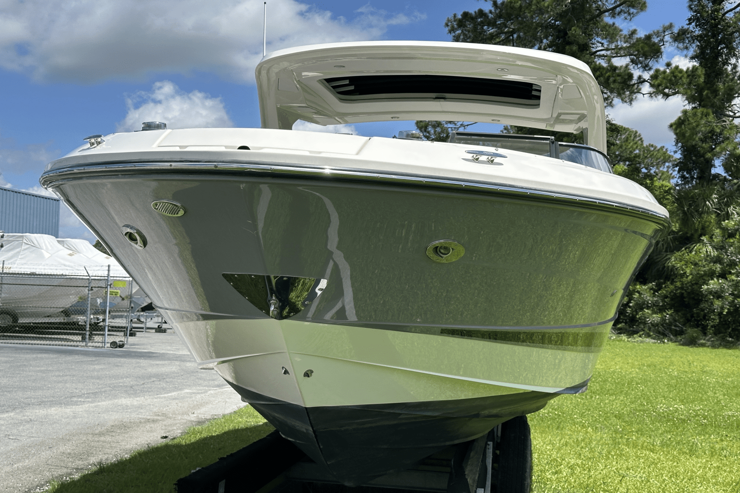 Slide: The Image of Sea Ray SLX 310 OB 2017 - 1