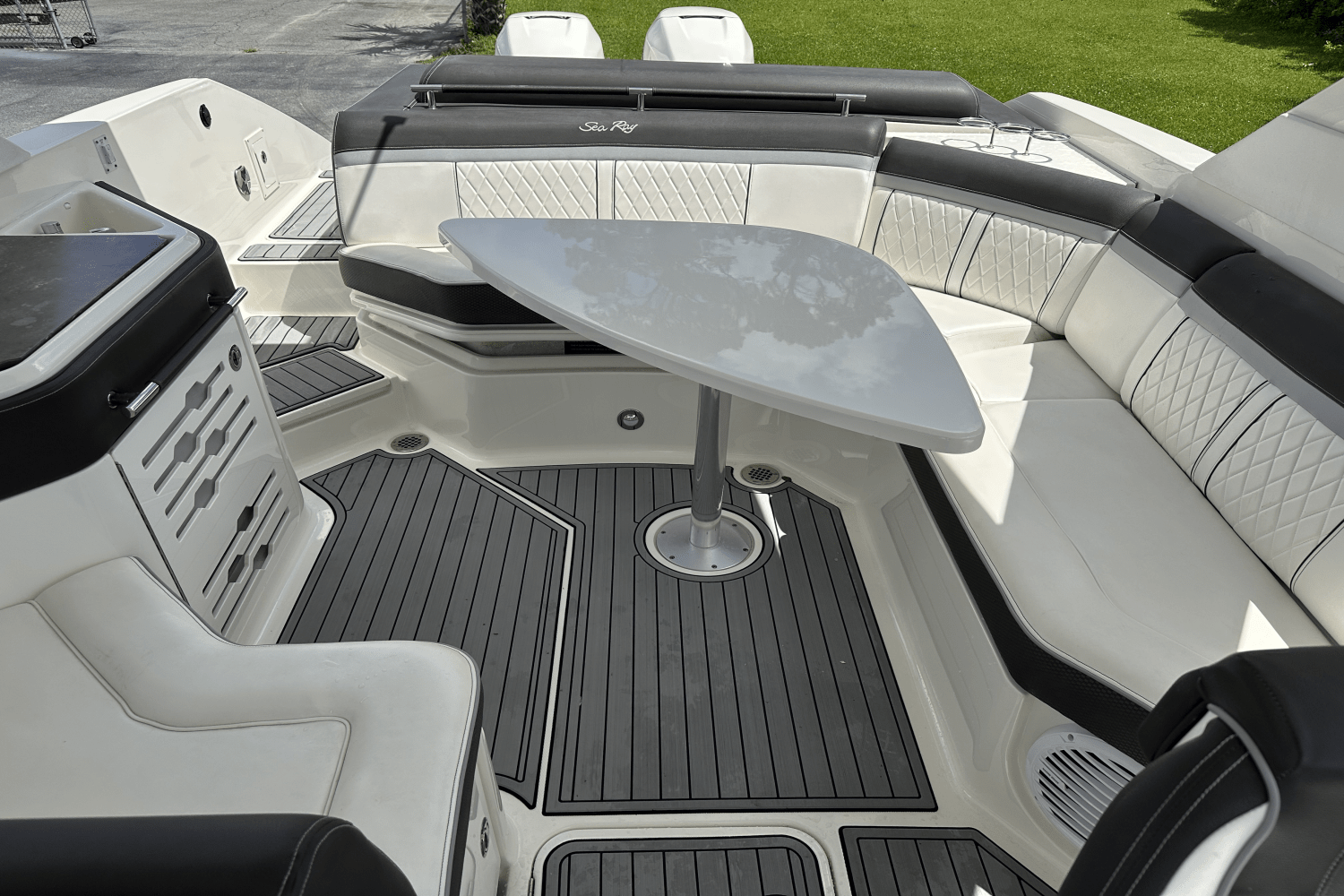 Slide: The Image of Sea Ray SLX 310 OB 2017 - 17