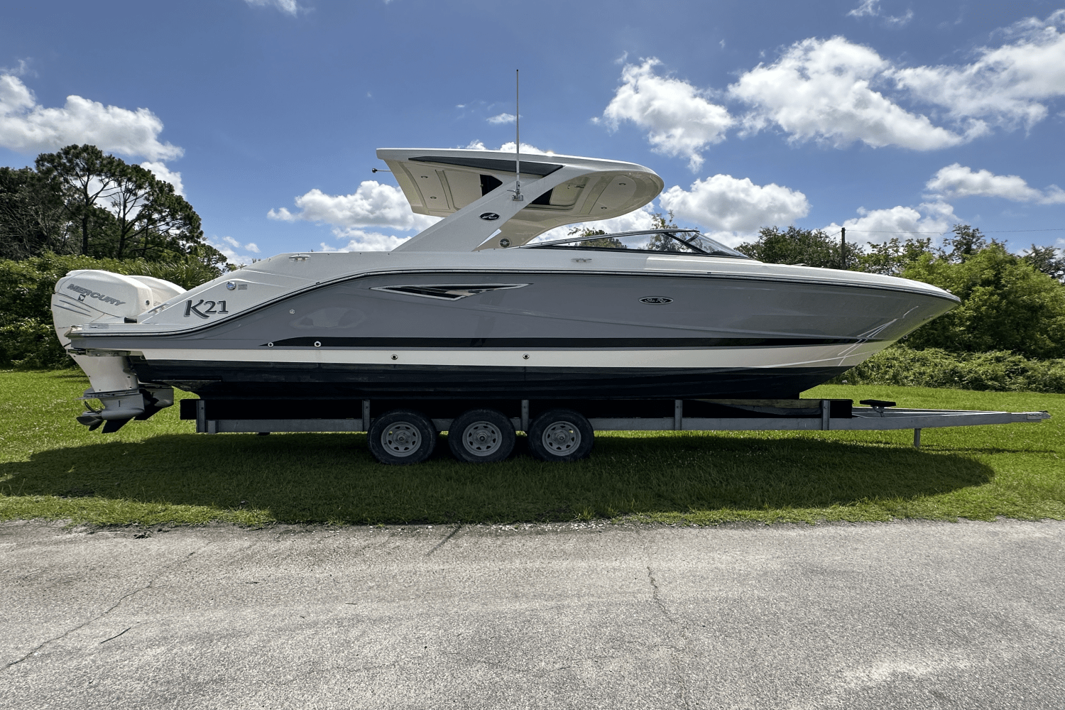 Slide: The Image of Sea Ray SLX 310 OB 2017 - 2