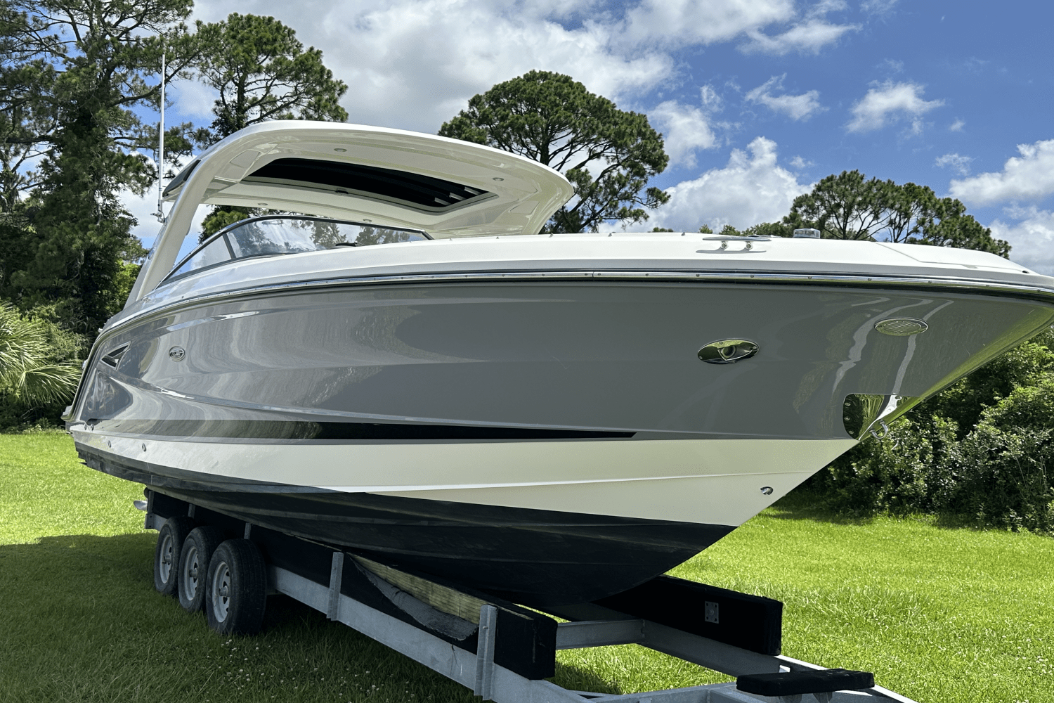 Slide: The Image of Sea Ray SLX 310 OB 2017 - 3