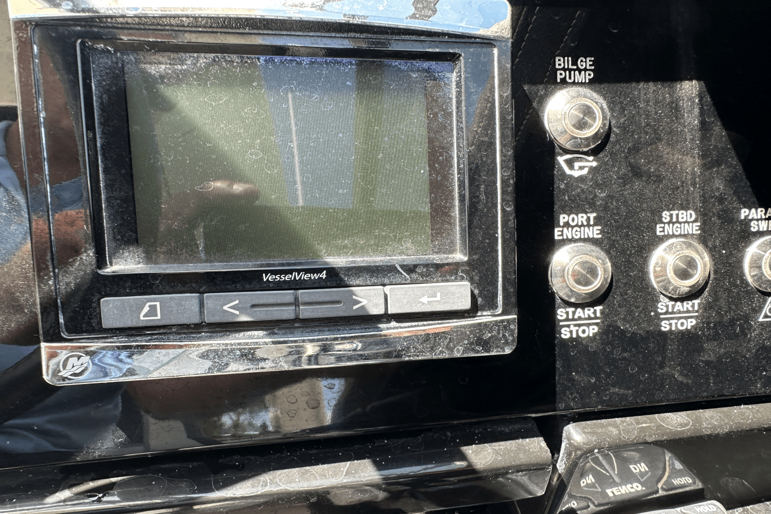 Slide: The Image of Sea Ray SLX 310 OB 2017 - 7