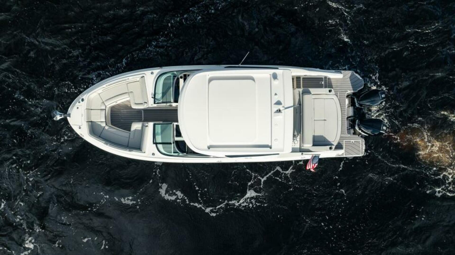 Slide: The Image of Sea Ray SLX 310 OB 2022 - 5257229