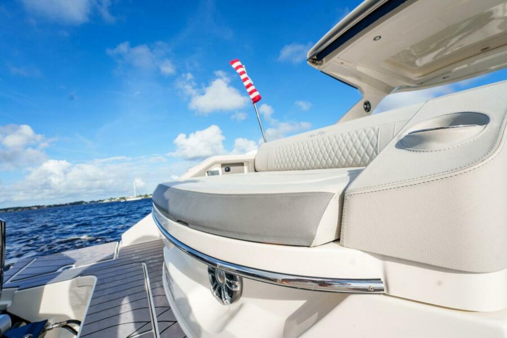 Slide: The Image of Sea Ray SLX 310 OB 2022 - 5257235