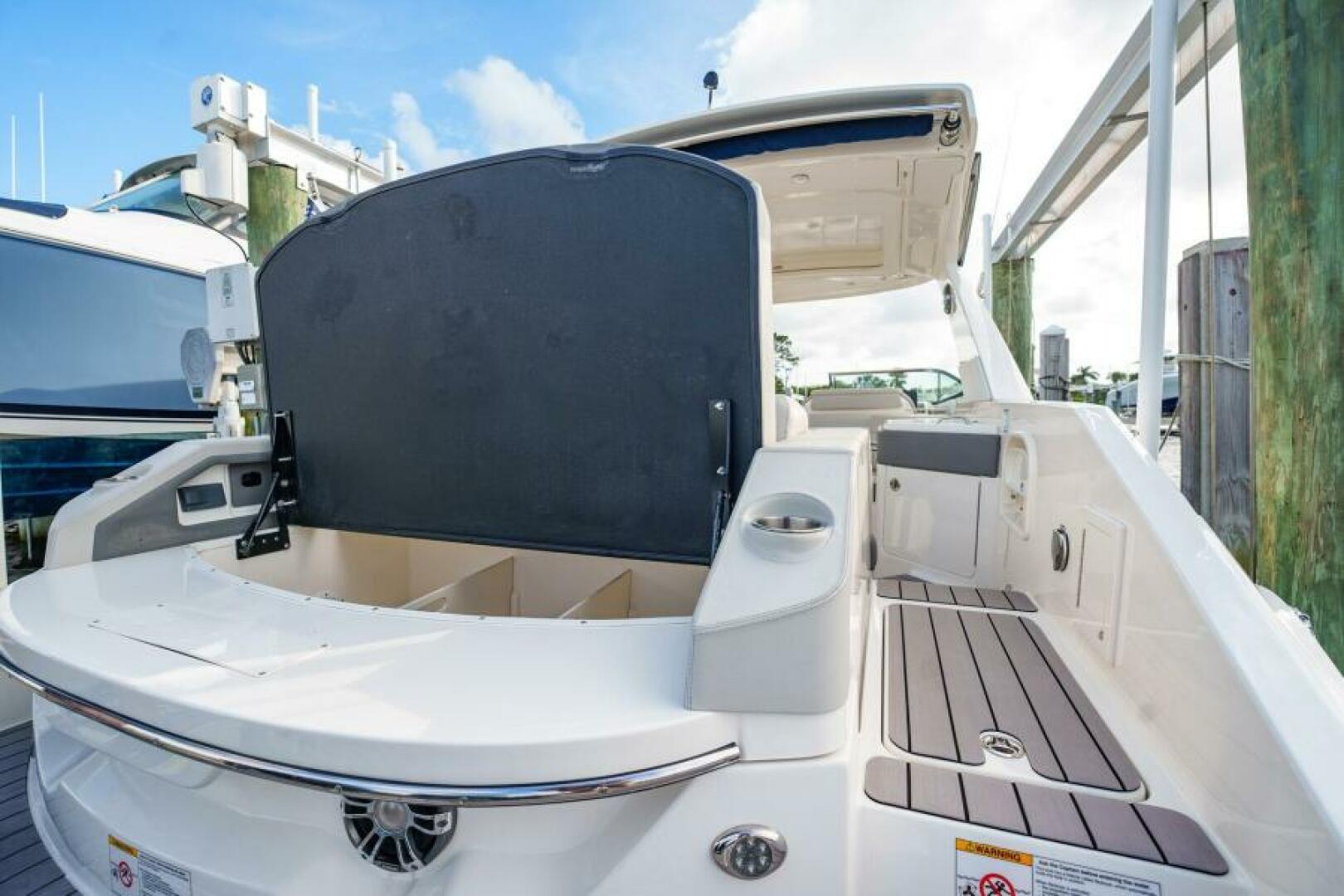 Slide: The Image of Sea Ray SLX 310 OB 2022 - 5257241