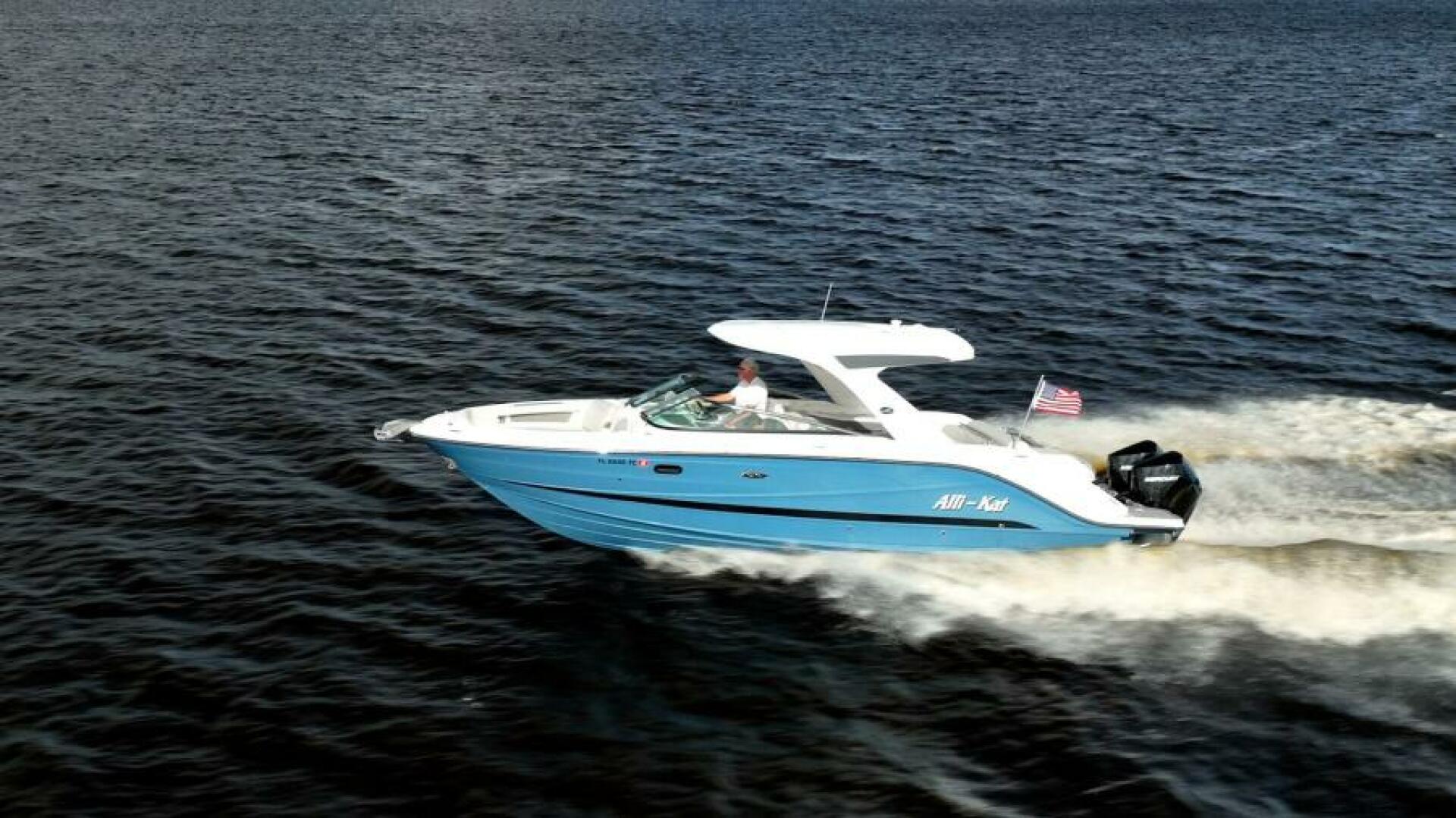 Slide: The Image of Sea Ray SLX 310 OB 2022 - 5257245