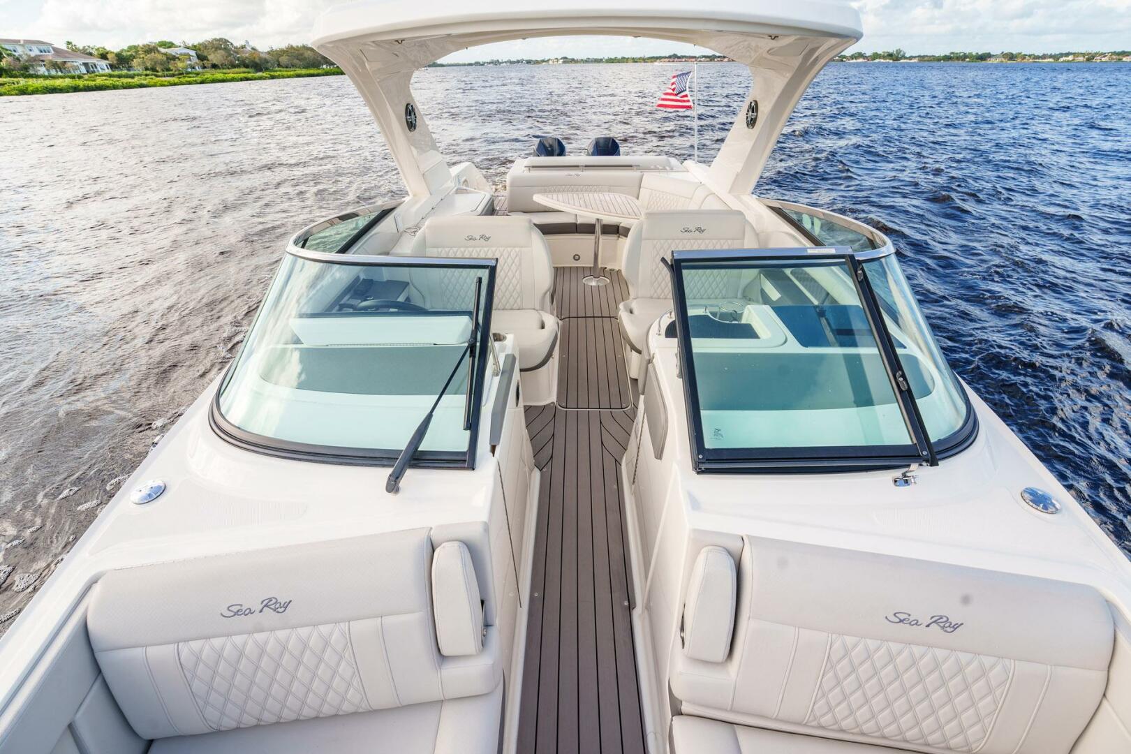 Slide: The Image of Sea Ray SLX 310 OB 2022 - 5257250