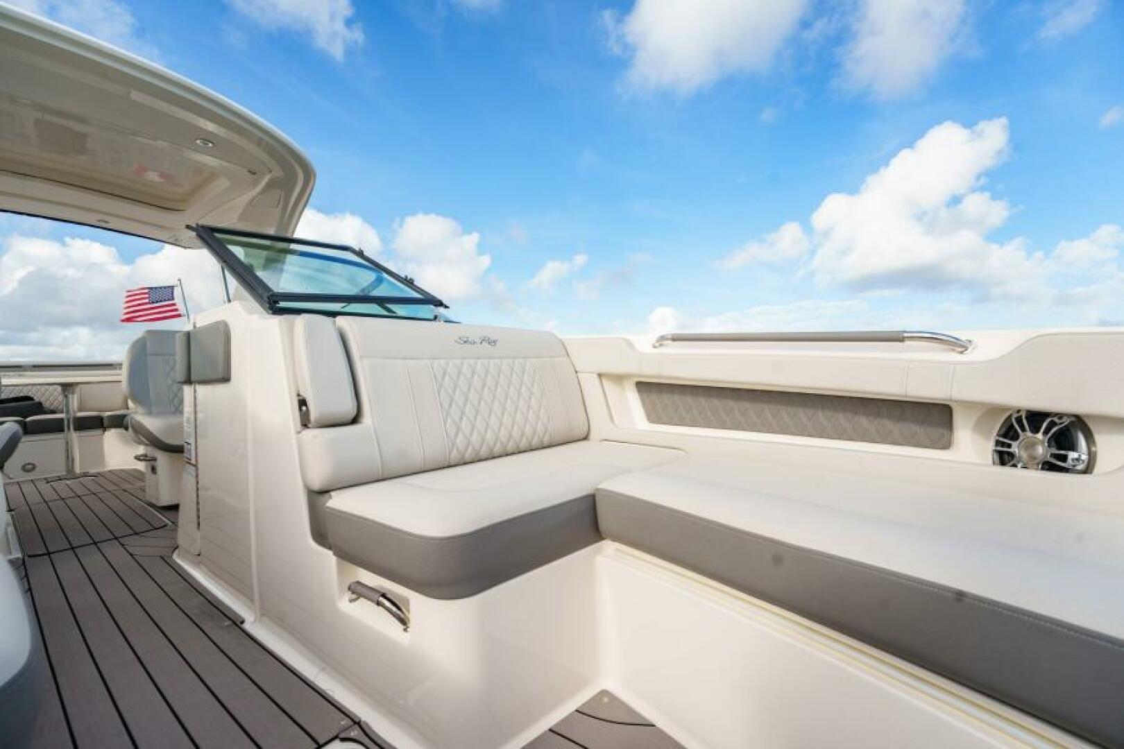 Slide: The Image of Sea Ray SLX 310 OB 2022 - 5257251
