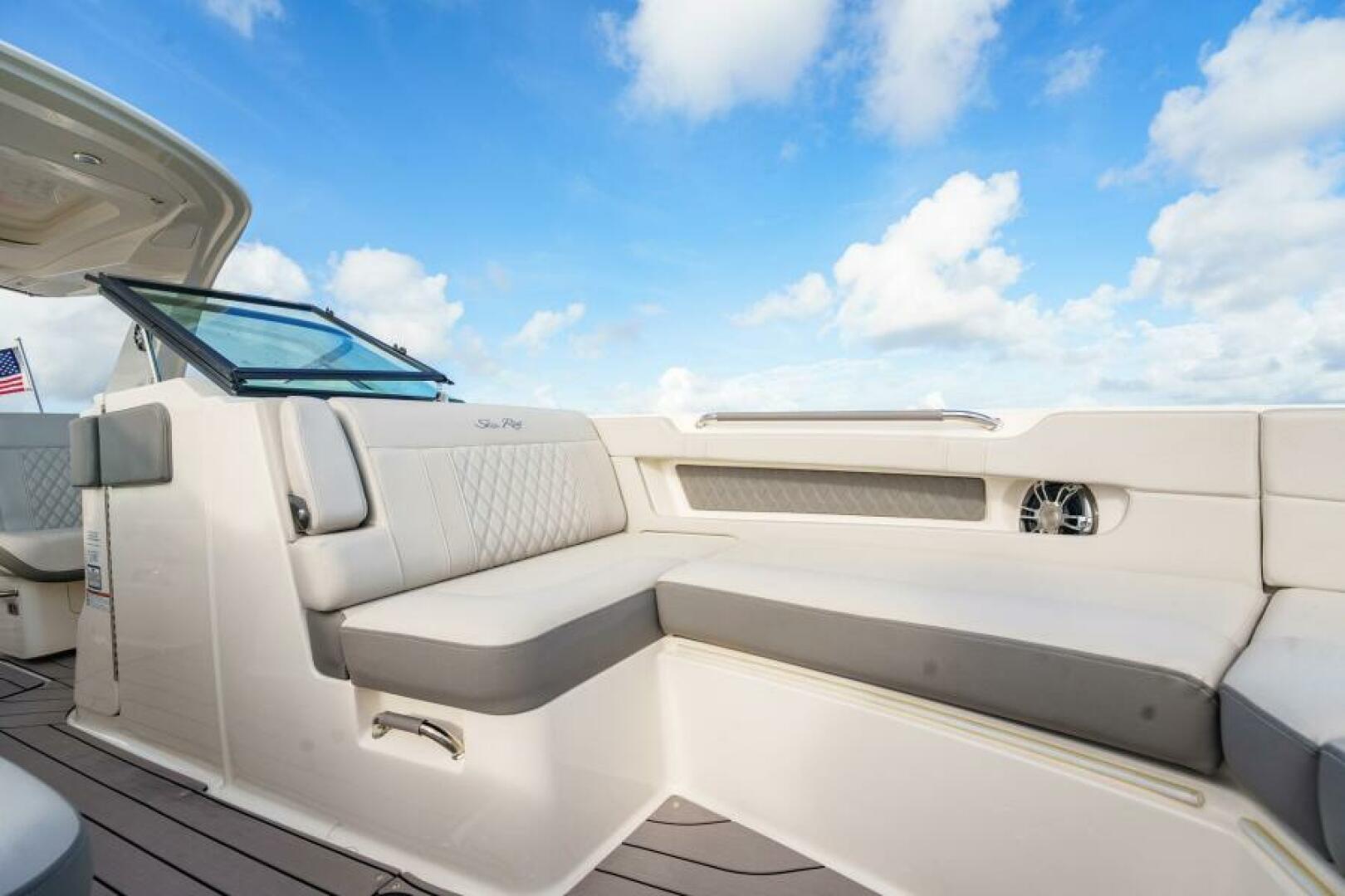 Slide: The Image of Sea Ray SLX 310 OB 2022 - 5257252