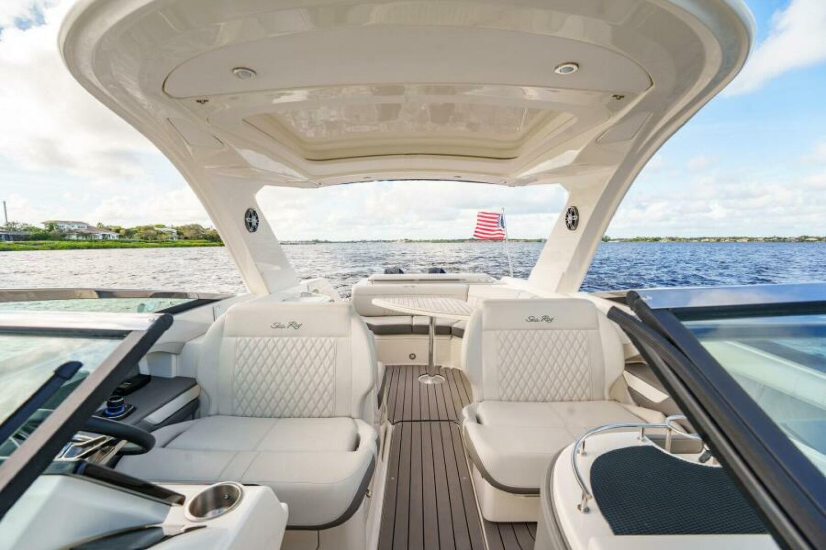 Slide: The Image of Sea Ray SLX 310 OB 2022 - 5257259