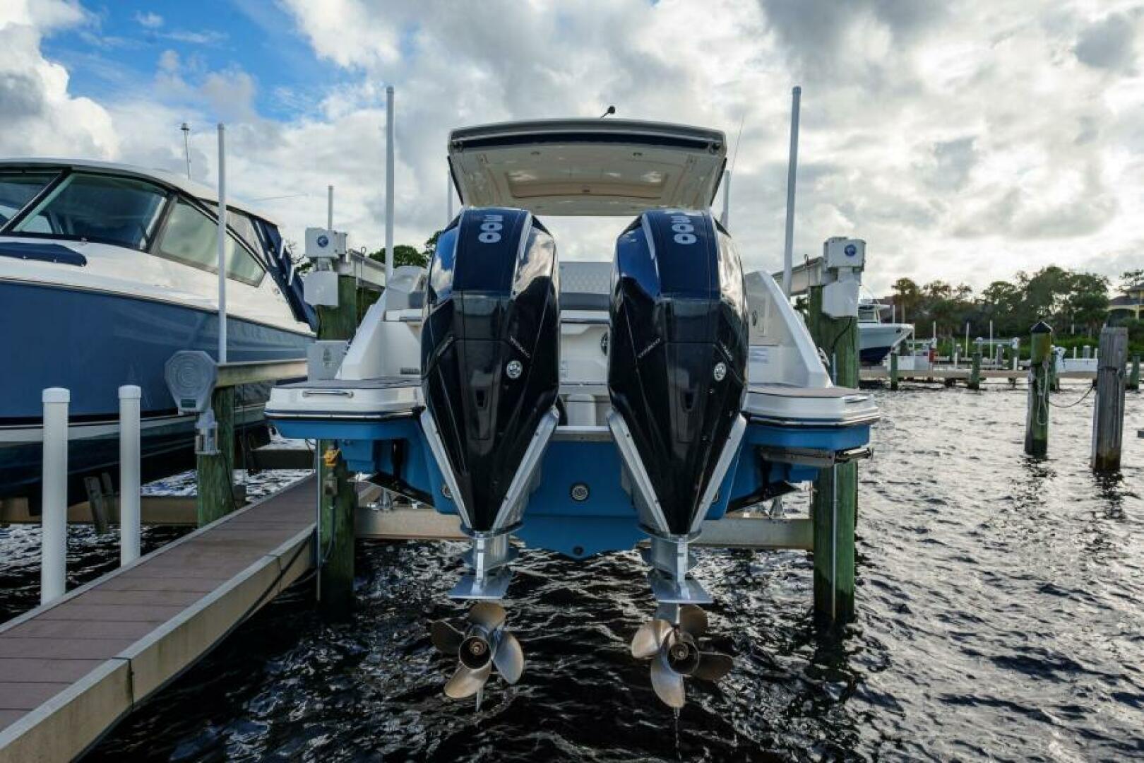 Slide: The Image of Sea Ray SLX 310 OB 2022 - 5257268